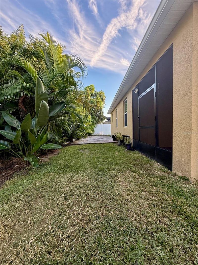 6121 35th Court E, Bradenton, FL 34203 Photo