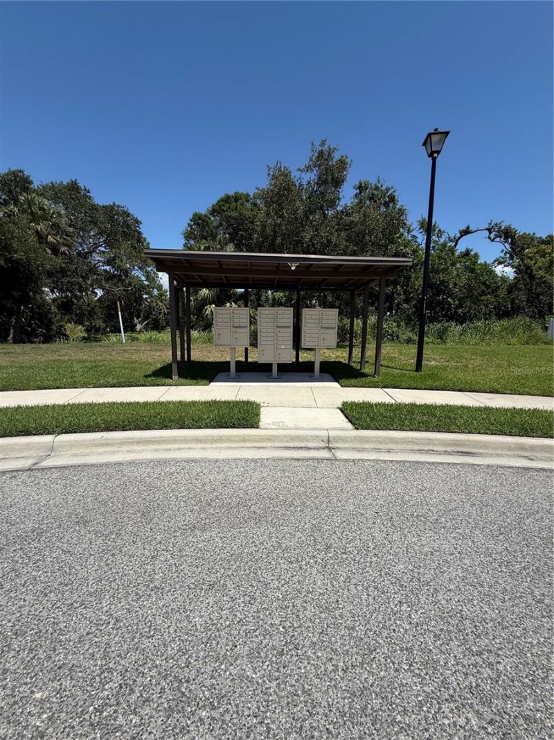 6121 35th Court E, Bradenton, FL 34203 Photo