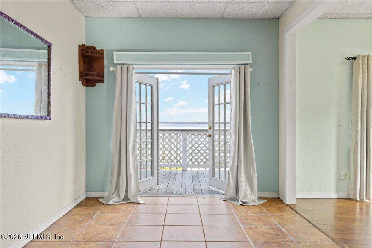 10 Central Avenue, Crescent City, FL 32112 Photo