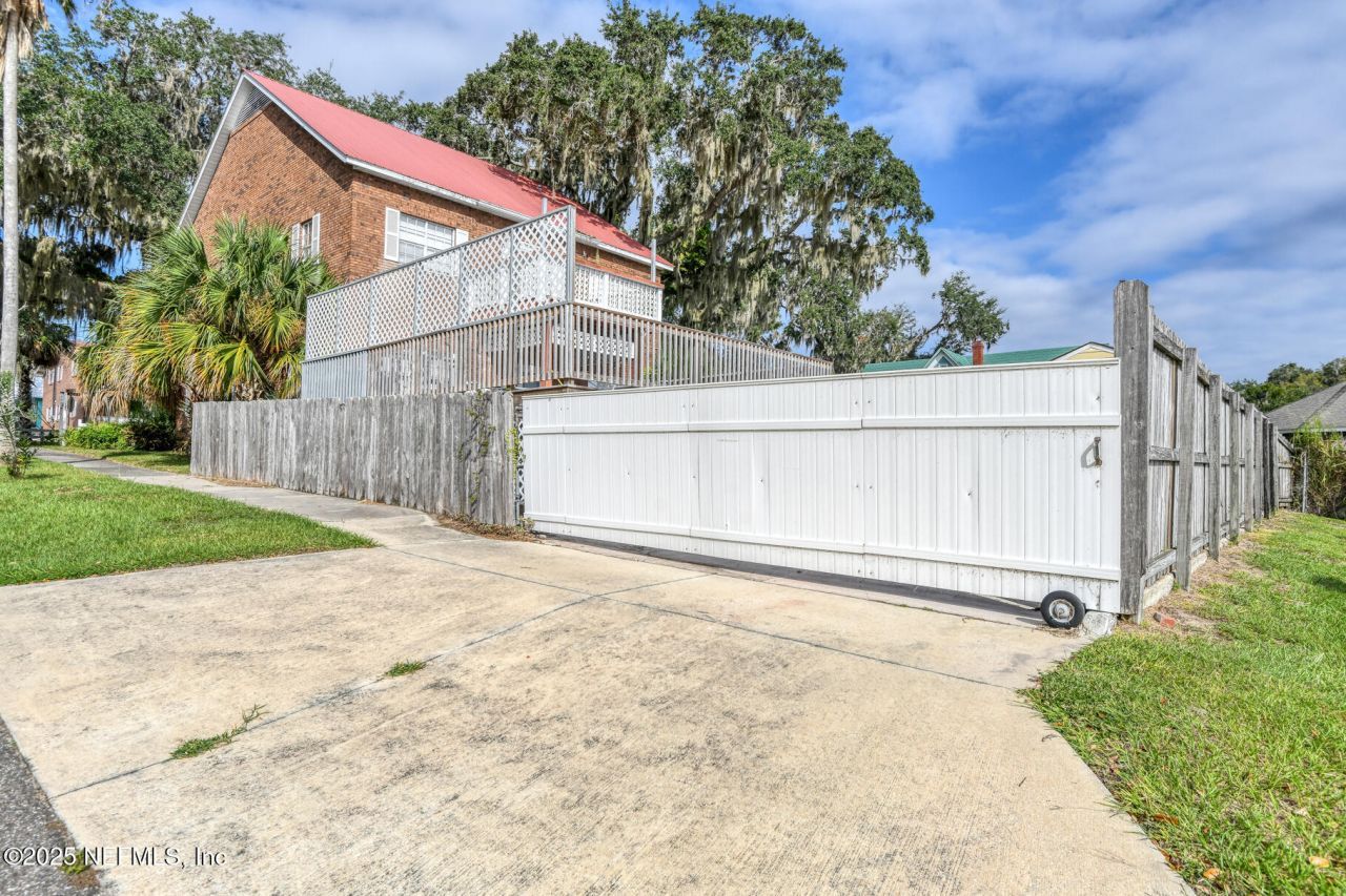 10 Central Avenue, Crescent City, FL 32112 Photo