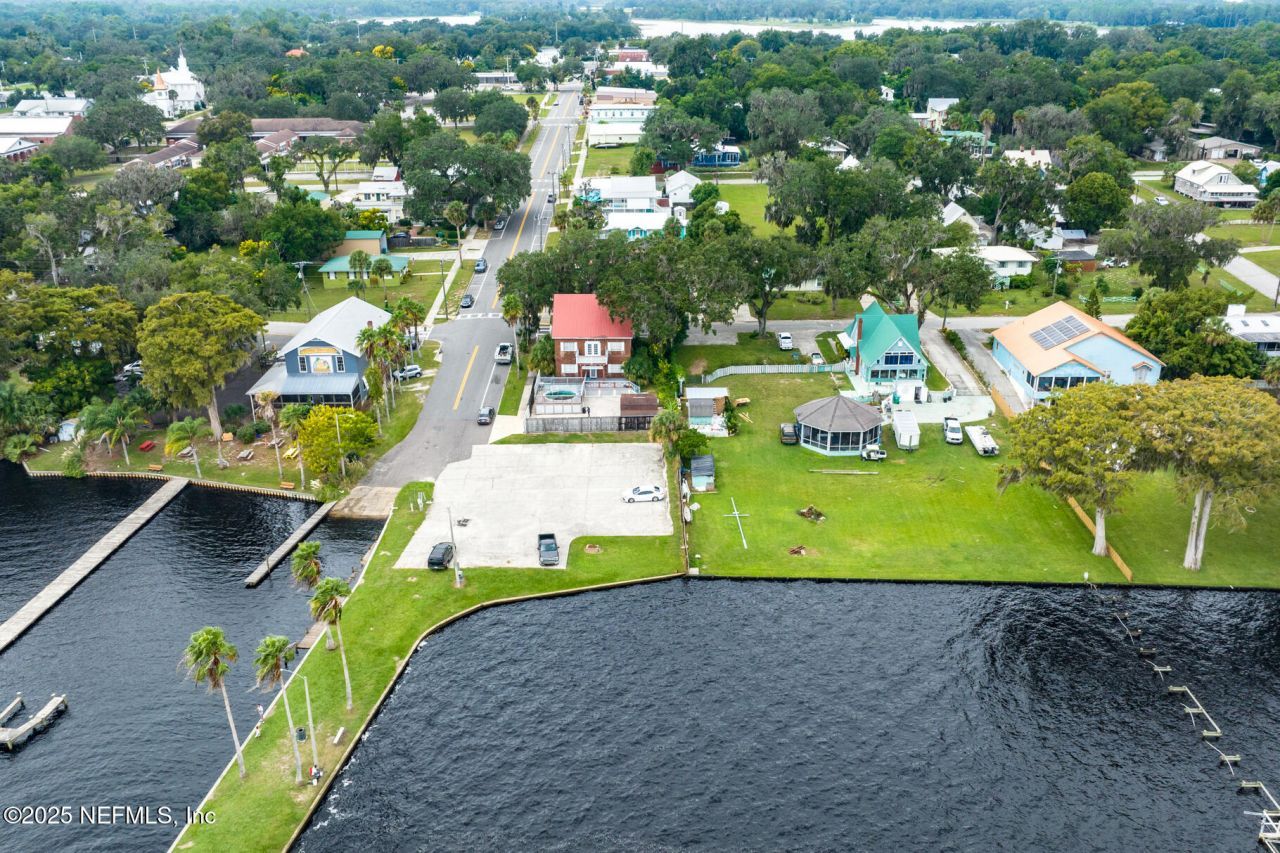 10 Central Avenue, Crescent City, FL 32112 Photo