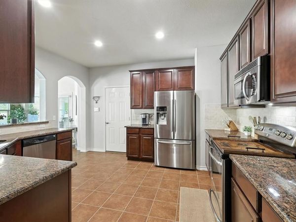 1624 Sea Pines Drive, Savannah, TX 76227