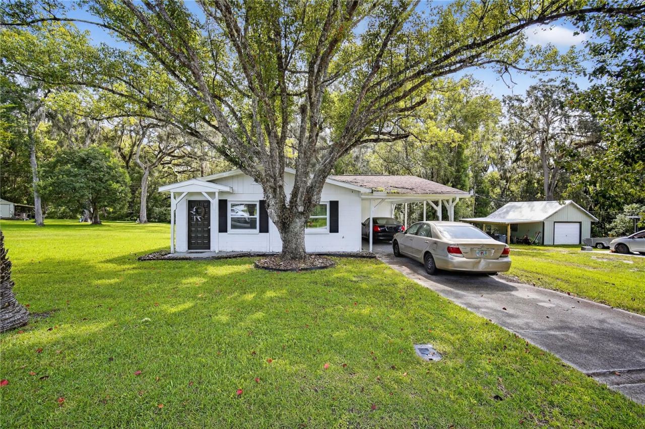 910 Whiteway Drive, Brooksville, FL 34601 Main Photo