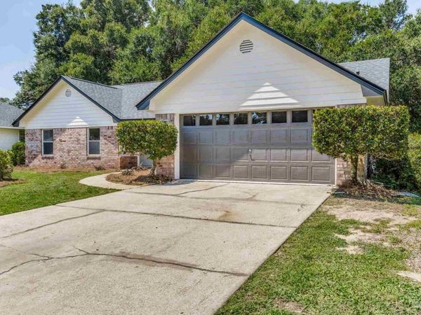 112 Redbreast Ln, Pensacola, FL 32503