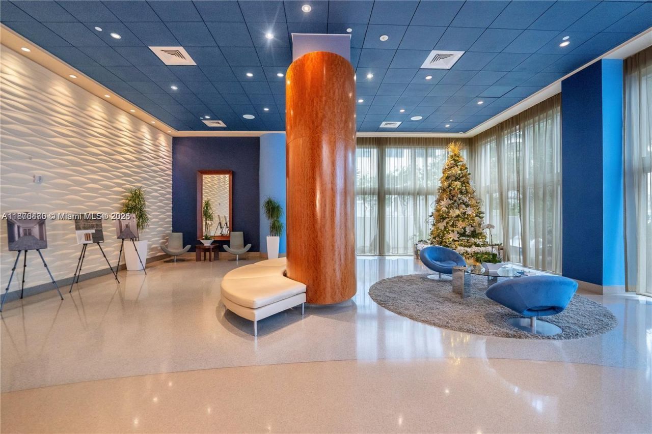 6365 Collins Ave, Unit 3811, Miami Beach, FL 33141 Photo