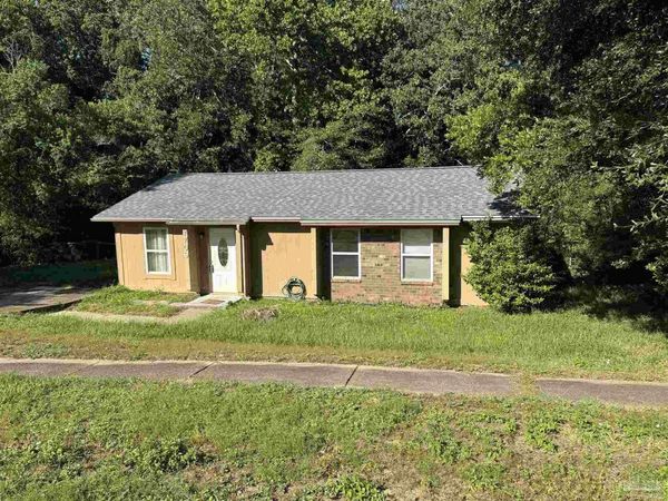 7709 Dartmoor Dr, Pensacola, FL 32514