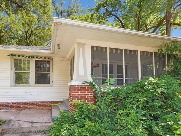 2126 Kennedy Drive, Sioux City, IA 51104