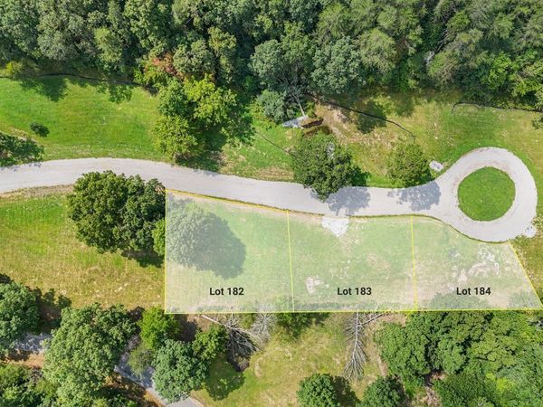 96 Dwellings Dr, Unit 182, Tracy City, TN 37387