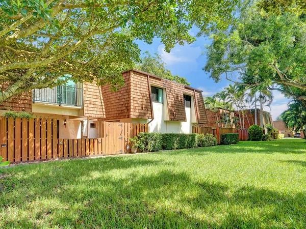 2070 SW 90th Avenue, Unit C-14, Davie, FL 33324