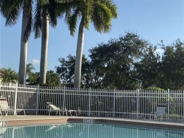 768 Hampton CIR, Unit 188, NAPLES, FL 34105