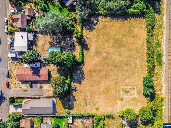 653 E Elmore (Next to) St, Lebanon, OR 97355