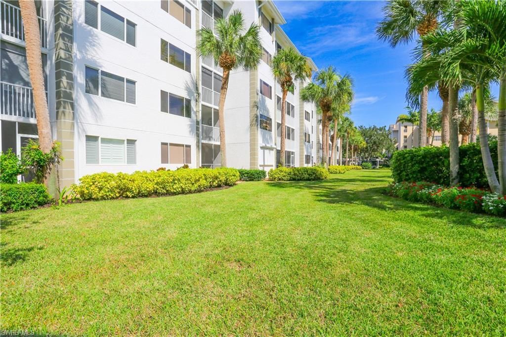 360 Horse Creek Dr, Unit 108, Naples, FL 34110 Photo