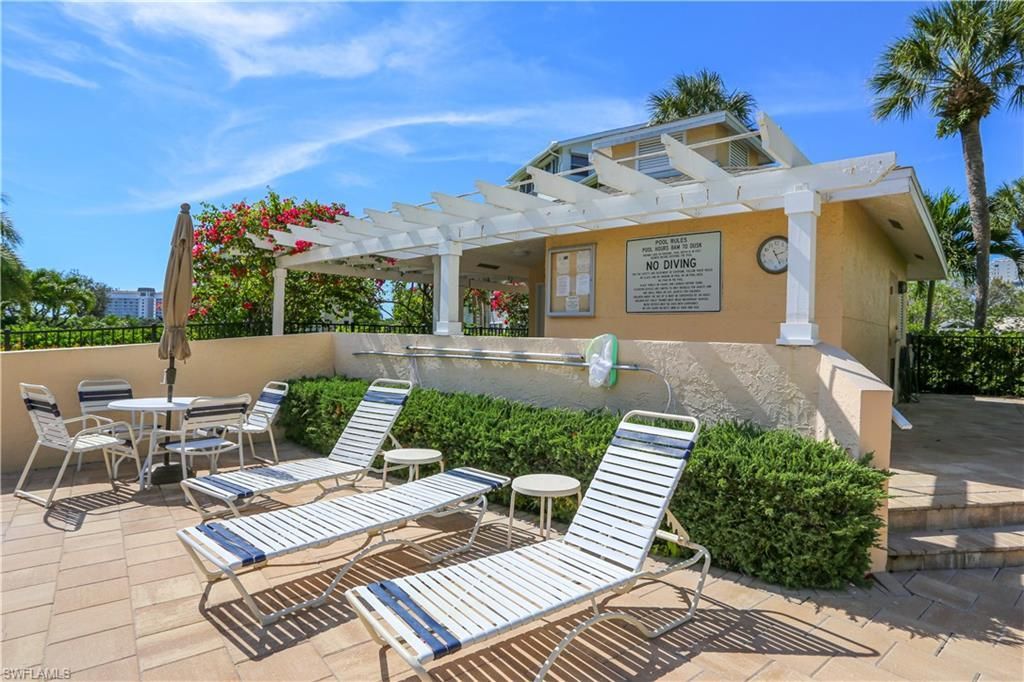 360 Horse Creek Dr, Unit 108, Naples, FL 34110 Photo