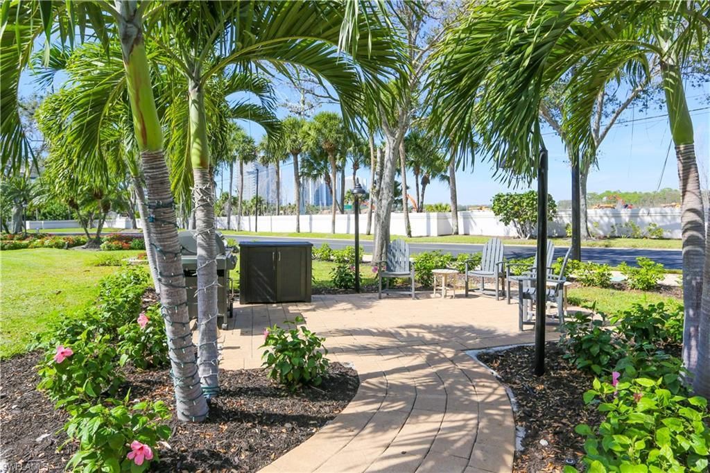 360 Horse Creek Dr, Unit 108, Naples, FL 34110 Photo