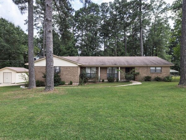 907 Tanglewood Drive, Hope, AR 71801