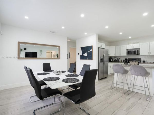 7400 SW 37th St, Miami, FL 33155