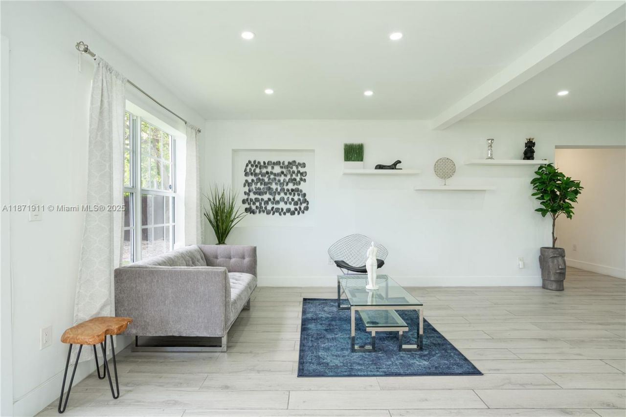 7400 SW 37th St, Miami, FL 33155 Photo