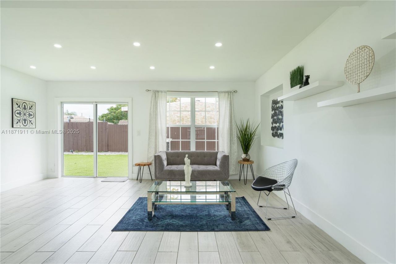 7400 SW 37th St, Miami, FL 33155 Photo