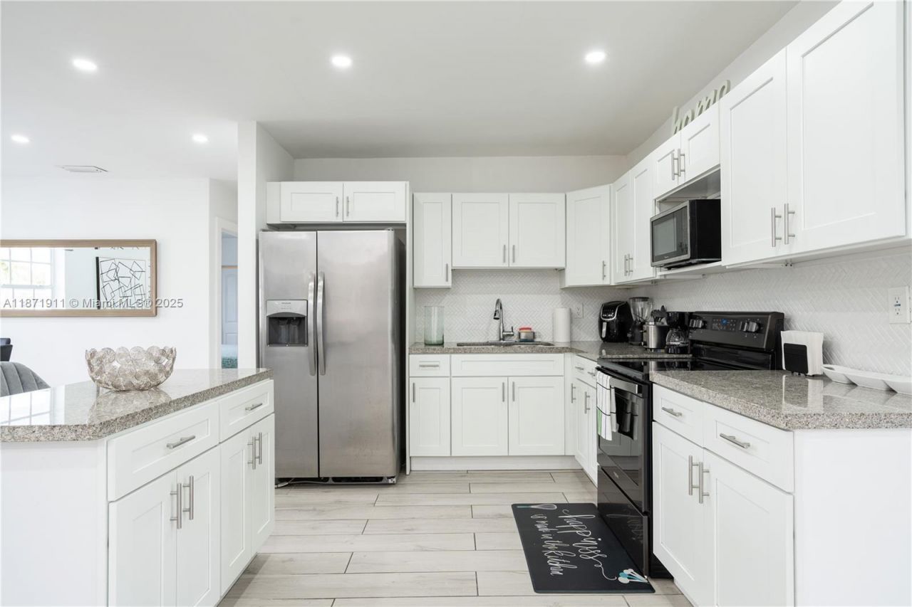 7400 SW 37th St, Miami, FL 33155 Photo