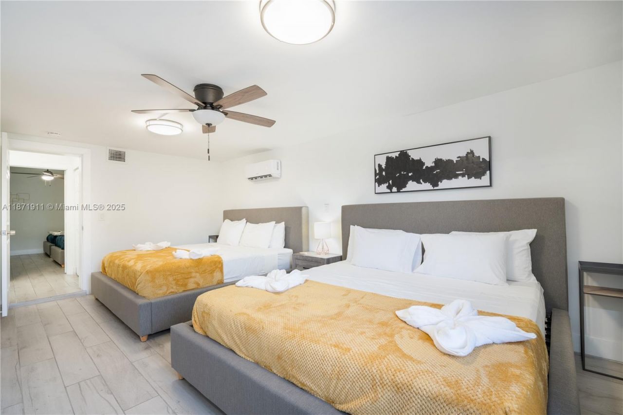 7400 SW 37th St, Miami, FL 33155 Photo