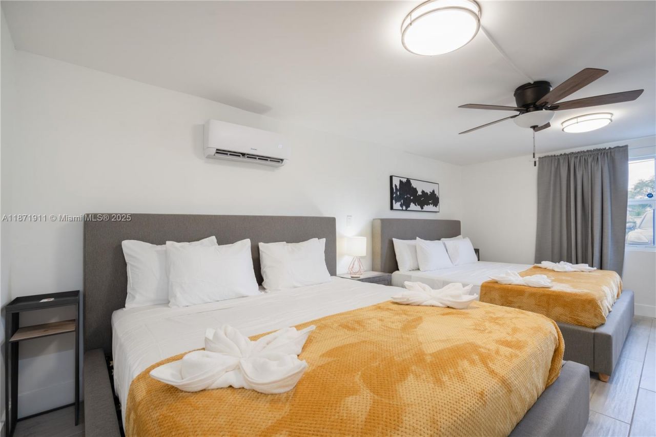 7400 SW 37th St, Miami, FL 33155 Photo