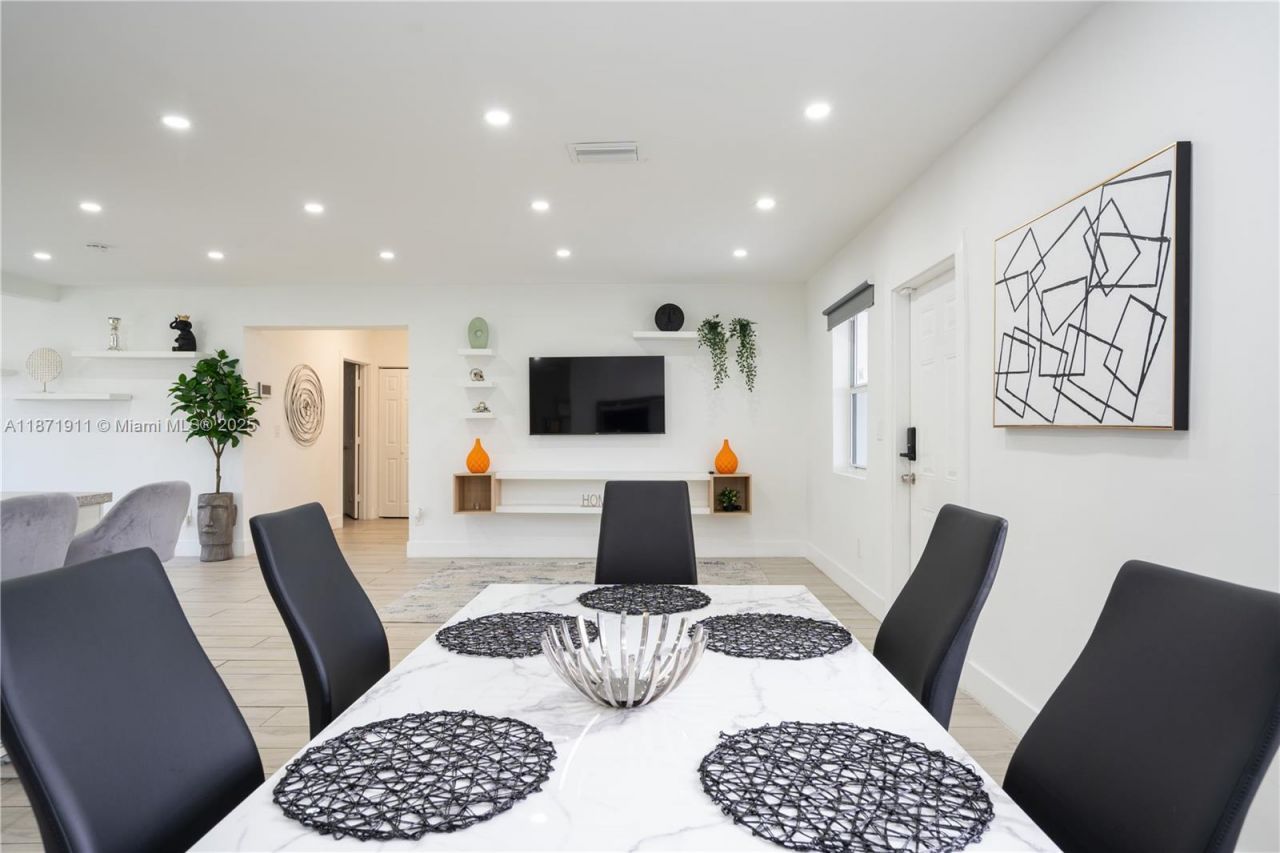 7400 SW 37th St, Miami, FL 33155 Photo