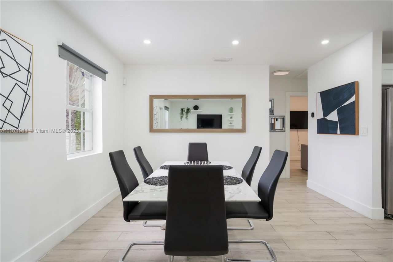 7400 SW 37th St, Miami, FL 33155 Photo