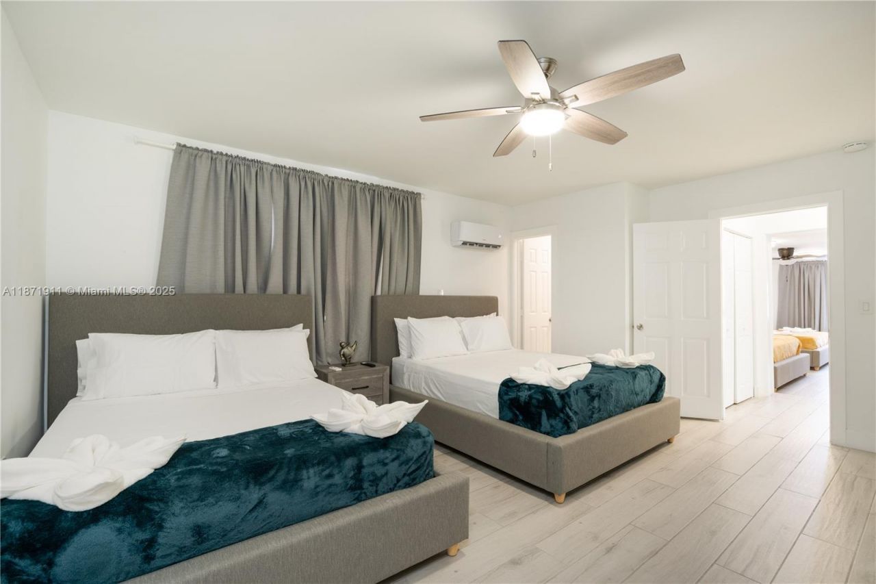 7400 SW 37th St, Miami, FL 33155 Photo