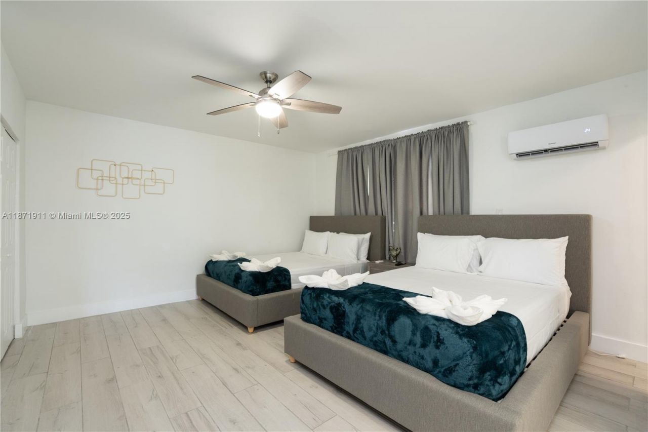 7400 SW 37th St, Miami, FL 33155 Photo