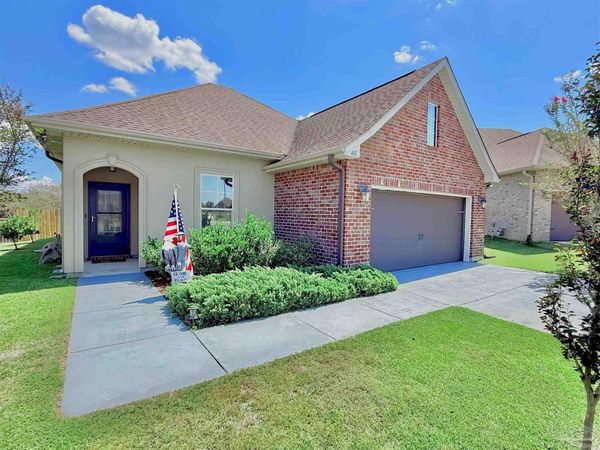 401 Waterbury Ct, Cantonment, FL 32533