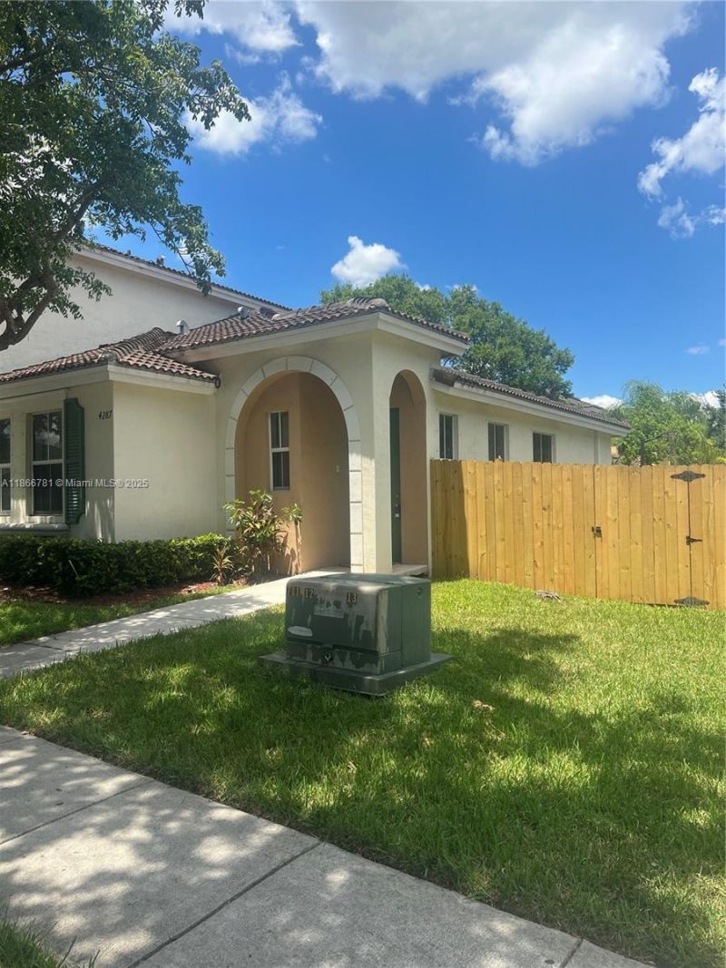 4287 NE 9th St, Homestead, FL 33033 Photo