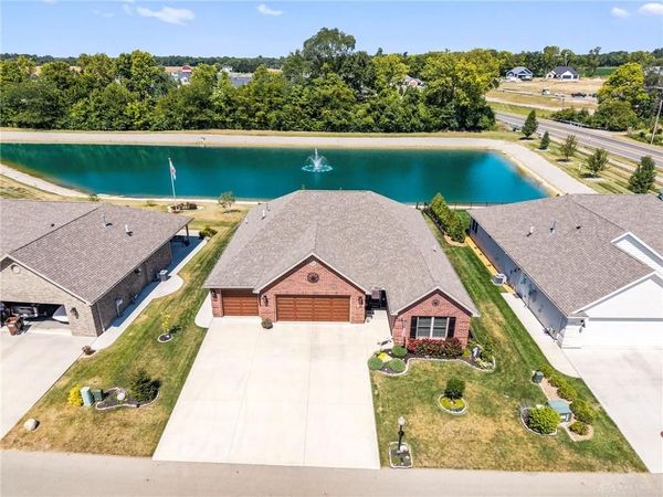 813 W Bentley Circle, Troy, OH 45373