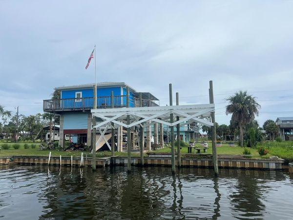 106 W 4th Ave, Horseshoe Beach, FL 32648