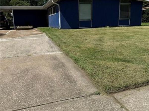 805 Derhake Road, Florissant, MO 63033