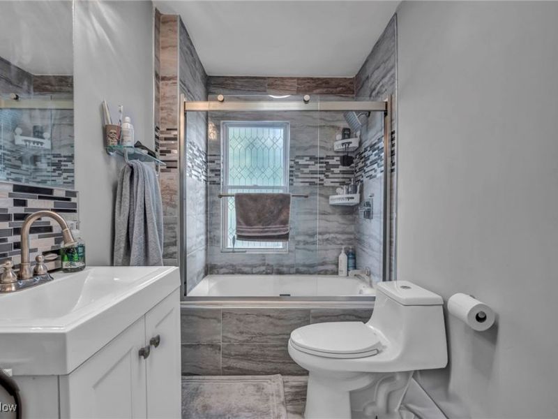 3302 Tullamore Road, Cleveland Heights, OH 44118 Photo 6