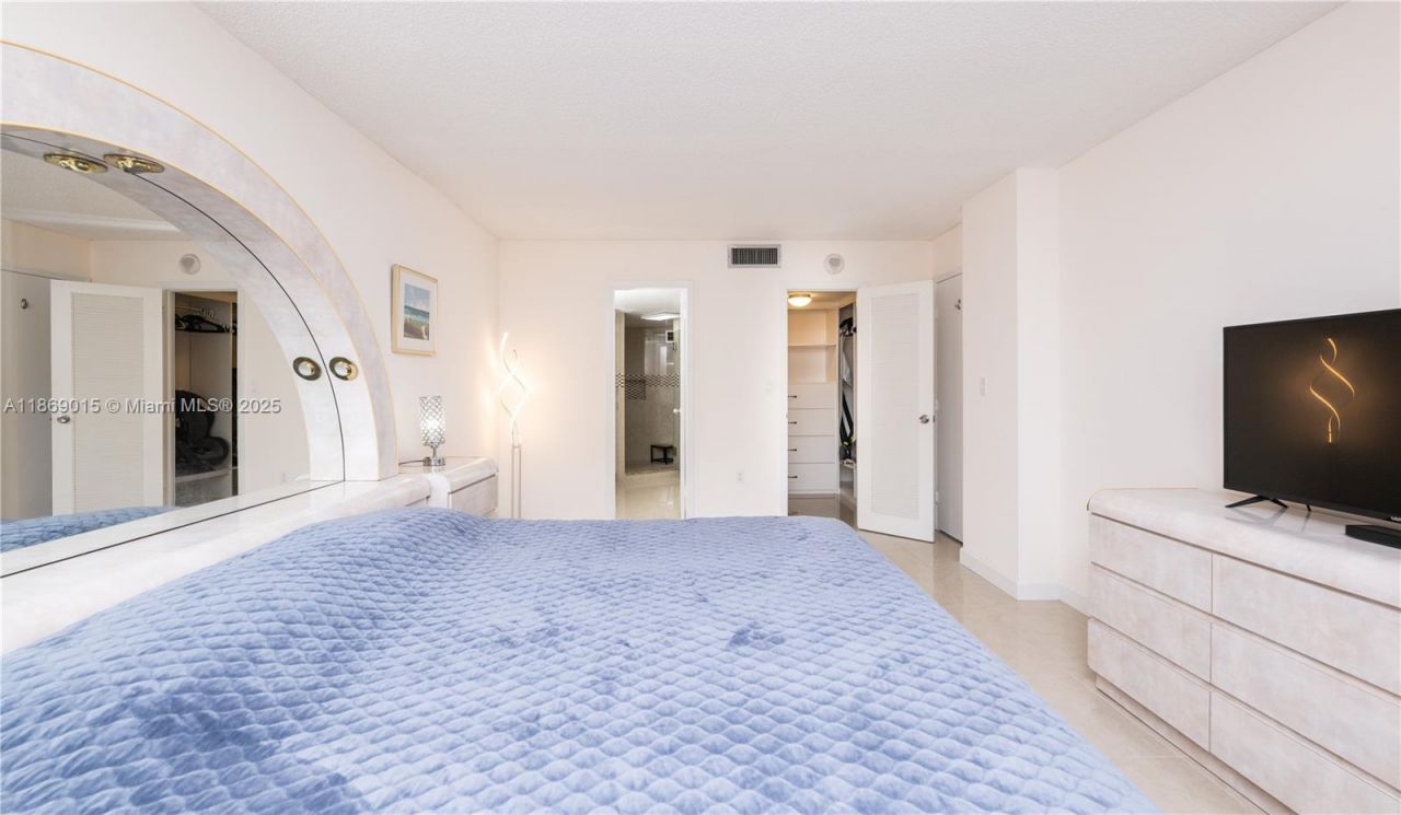 1833 S Ocean Dr, Unit 1007, Hallandale Beach, FL 33009 Photo