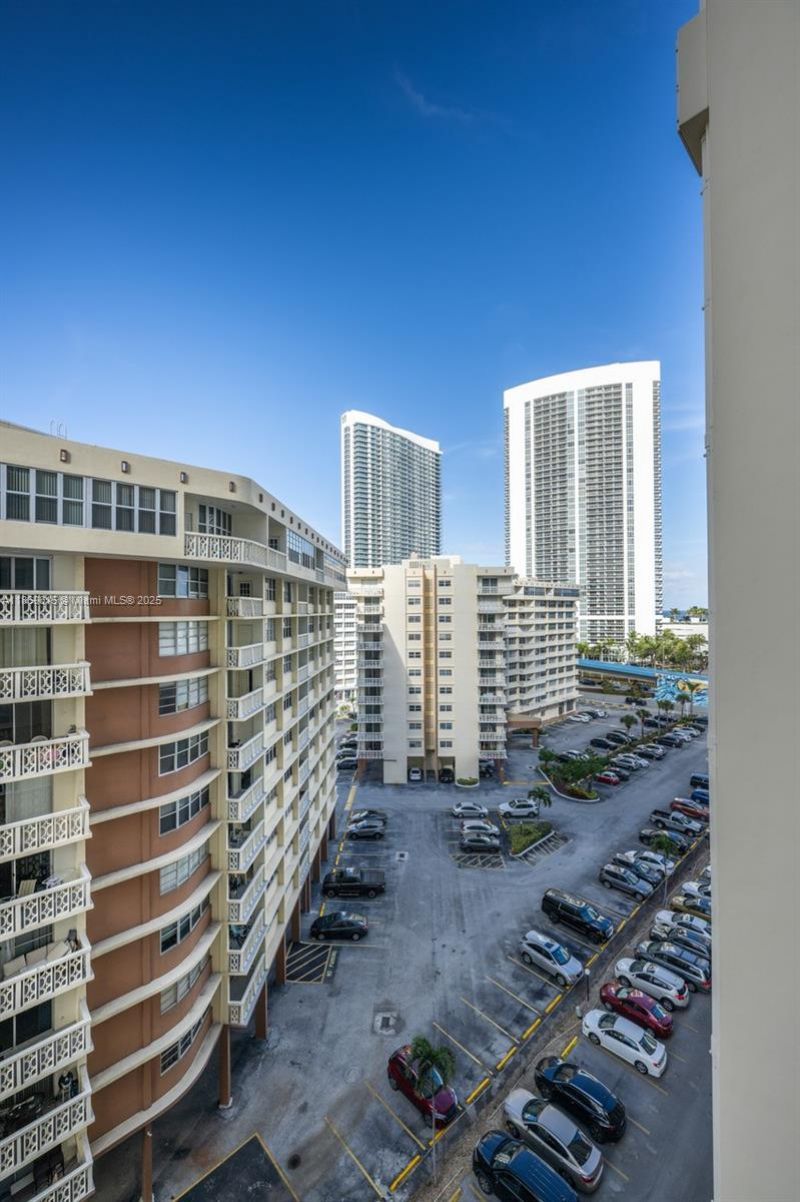 1833 S Ocean Dr, Unit 1007, Hallandale Beach, FL 33009 Photo