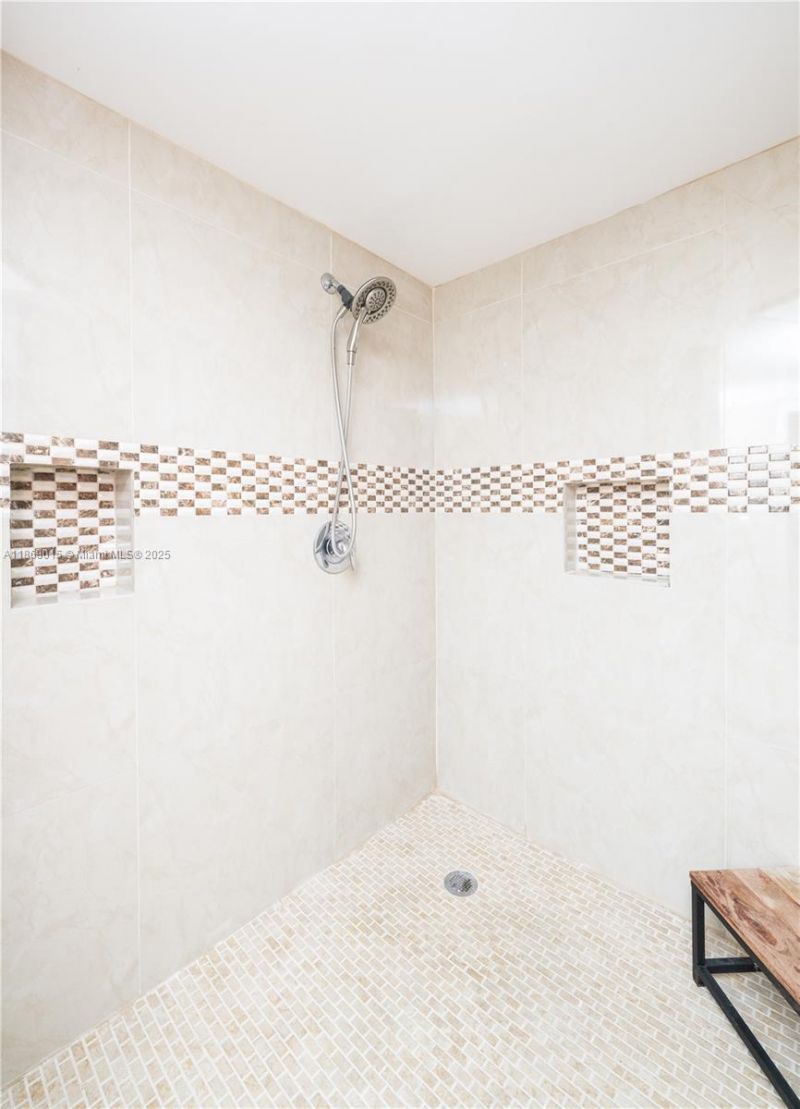 1833 S Ocean Dr, Unit 1007, Hallandale Beach, FL 33009 Photo