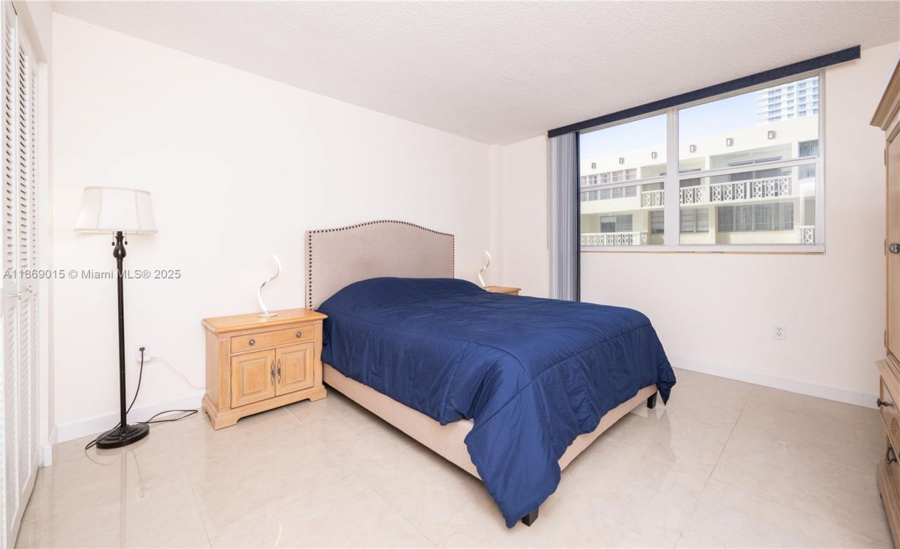 1833 S Ocean Dr, Unit 1007, Hallandale Beach, FL 33009 Photo