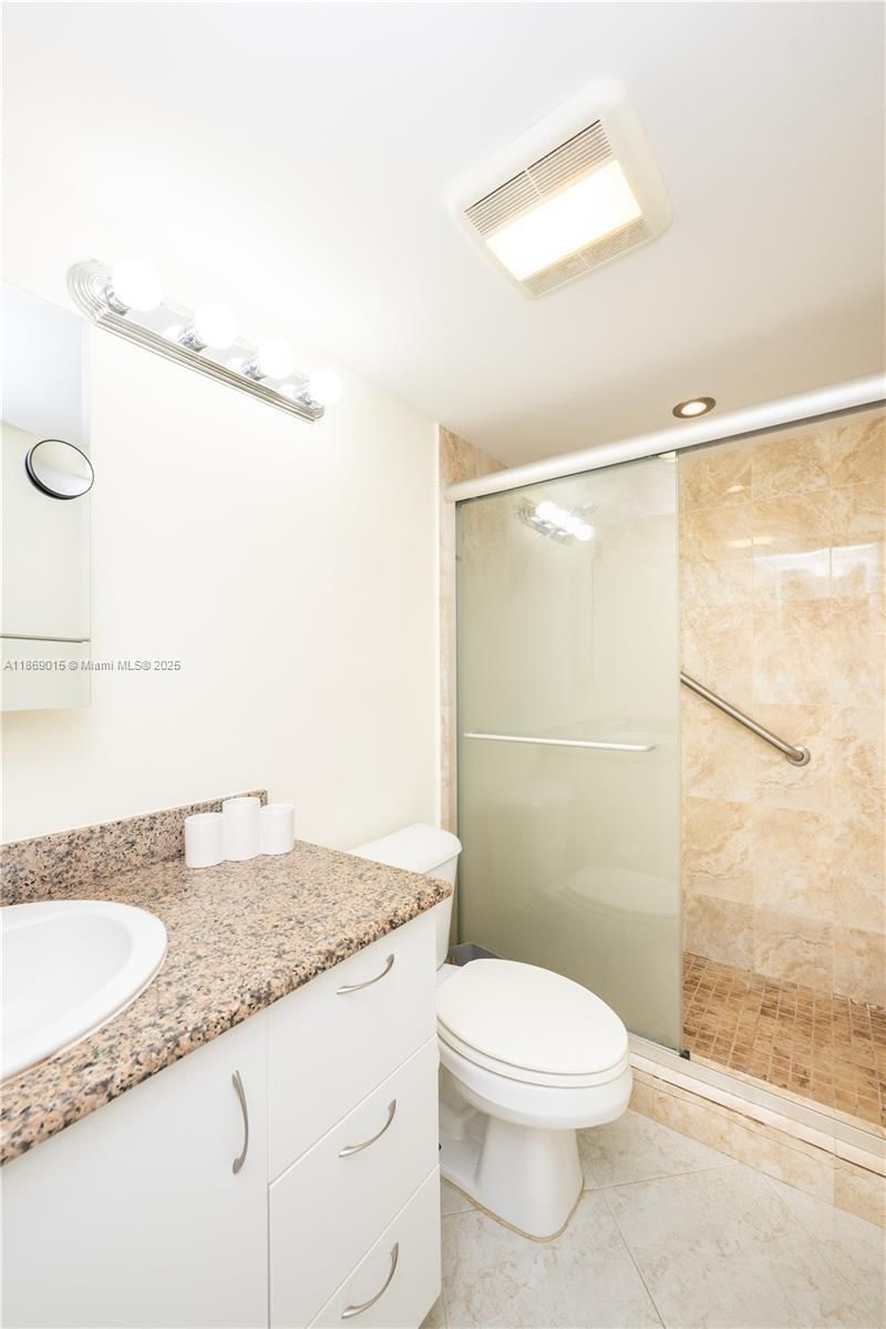 1833 S Ocean Dr, Unit 1007, Hallandale Beach, FL 33009 Photo