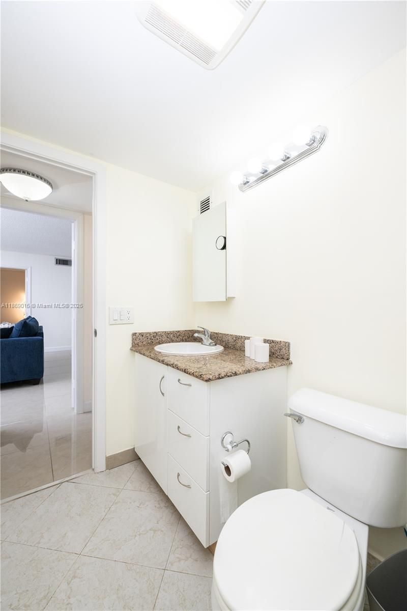 1833 S Ocean Dr, Unit 1007, Hallandale Beach, FL 33009 Photo