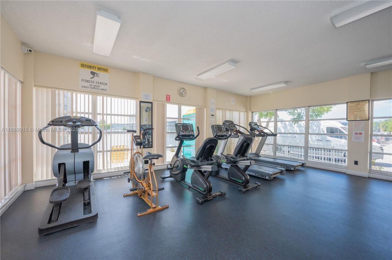 1833 S Ocean Dr, Unit 1007, Hallandale Beach, FL 33009 Photo