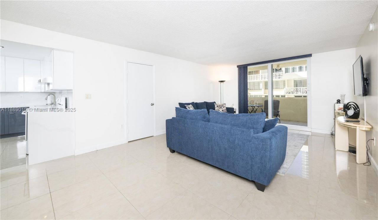 1833 S Ocean Dr, Unit 1007, Hallandale Beach, FL 33009 Photo