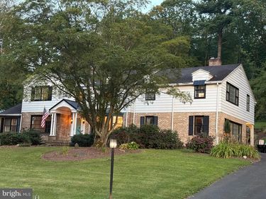 1621 HOWARD AVENUE, POTTSVILLE, PA 17901