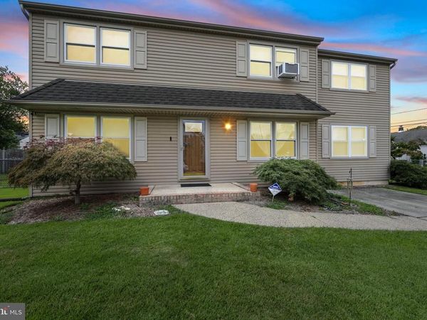 93 WELLINGTON PLACE, BURLINGTON, NJ 08016