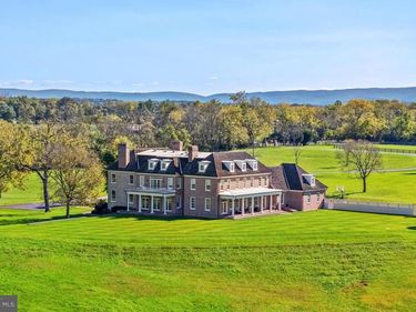 1077 GINNS ROAD, BOYCE, VA 22620