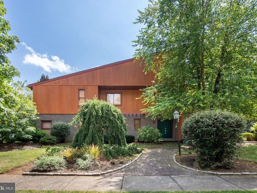 3908 Short Hill Drive, Allentown, PA 18104 Main Photo