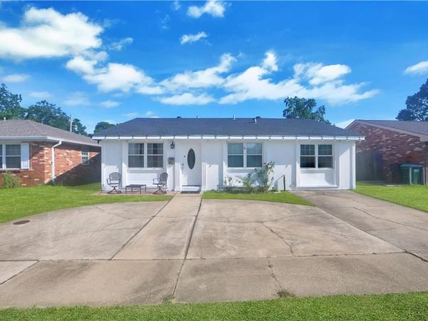 218 HOLY CROSS Place, Kenner, LA 70065