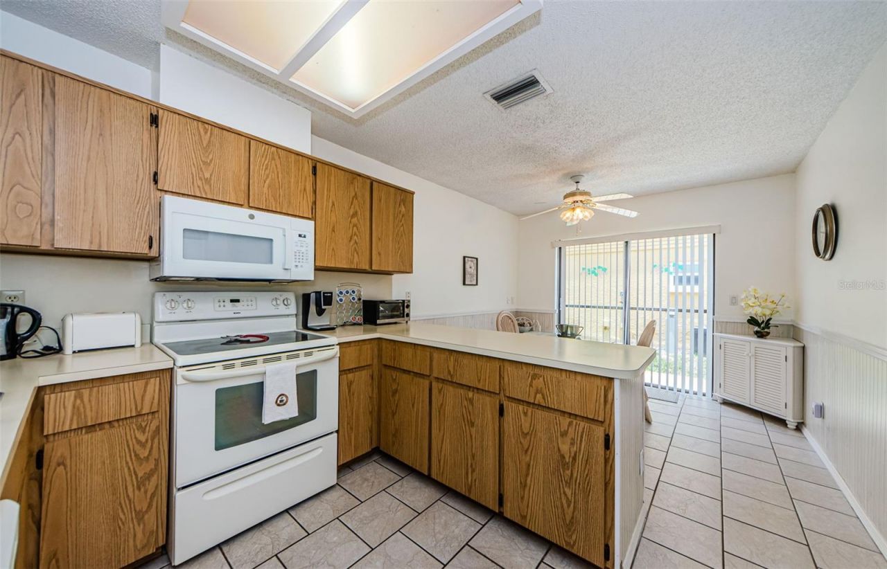 11805 Loblolly Pine Drive, New Port Richey, FL 34654 Photo