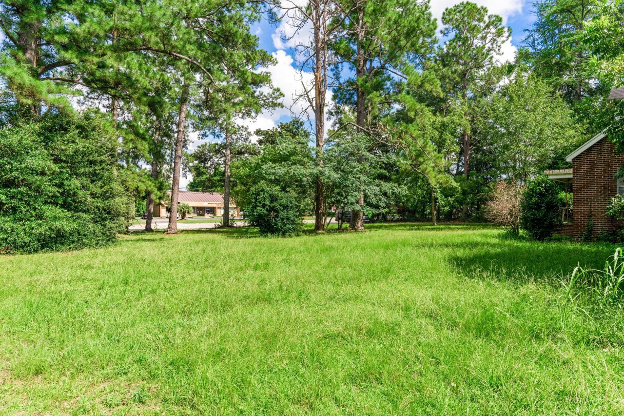 1895 Columbia Road Road Photo 5